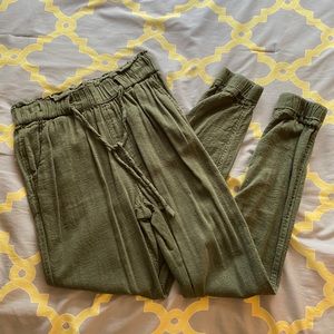 Women’s Size M Olive Green Paperbag Pants